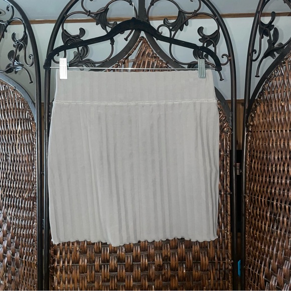 Aerie grey striped mini skirt - Picture 8 of 8